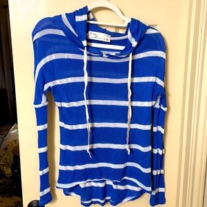 Lightweight hoodie sweater